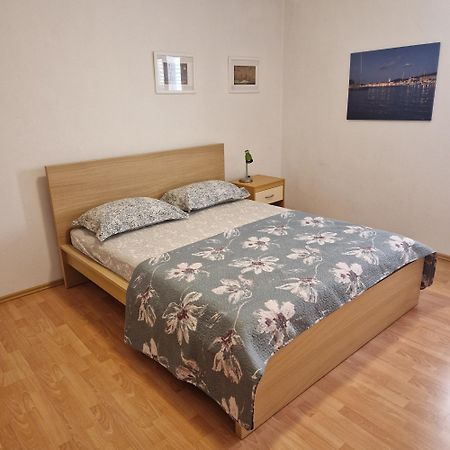 Apartments Marinko สตารีกราด ภายนอก รูปภาพ
