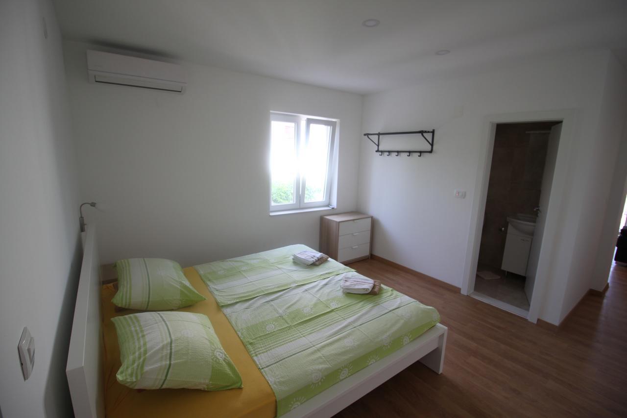 Apartments Marinko สตารีกราด ภายนอก รูปภาพ